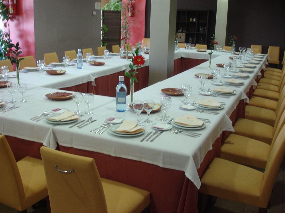 Hotel Villa De Setenil Setenil De Las Bodegas Εξωτερικό φωτογραφία